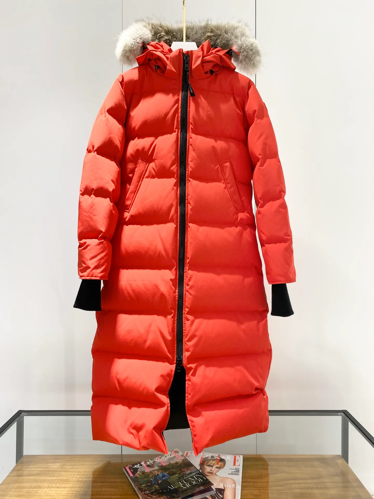 P860 🇨🇦Top original Big Goose 22 parka-red tile display🇨🇦